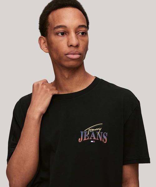 TOMMY HILFIGER（トミーヒルフィガー）の「【NET ViVi掲載】レギュラーダイヤモンドツイストTシャツ（Tシャツ/カットソー・メンズ・ホワイト/ブラック・LARGE/MEDIUM/SMALL/X-LARGE）」の17枚目の写真