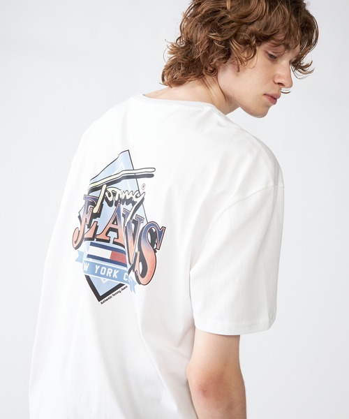 TOMMY HILFIGER（トミーヒルフィガー）の「【NET ViVi掲載】レギュラーダイヤモンドツイストTシャツ（Tシャツ/カットソー・メンズ・ホワイト/ブラック・LARGE/MEDIUM/SMALL/X-LARGE）」の10枚目の写真