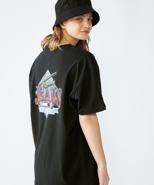TOMMY HILFIGER（トミーヒルフィガー）の「【NET ViVi掲載】レギュラーダイヤモンドツイストTシャツ（Tシャツ/カットソー・メンズ・ホワイト/ブラック・LARGE/MEDIUM/SMALL/X-LARGE）」の7枚目の写真