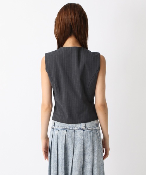 FOREVER 21(フォーエバー トゥエンティーワン)の「【2024SS】ピンストライプジレ(ベスト・レディース・グレー/ホワイト/ネイビー・FREE)」の13枚目の写真