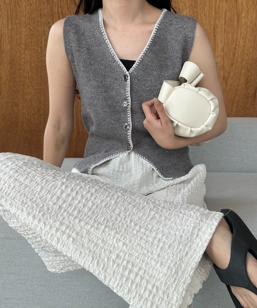 lawgy（ラウジー）の「bi color line mix vest / バイカラーラインミックスベスト（ベスト・レディース・オートミール/ヘザーグレー・FREE）」の2枚目の写真