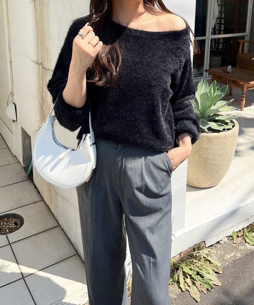 nelliy.（ネルリー）の「【新色追加】ボリュームスリーブシャギーオフショルニット（ニット/セーター・レディース・ブラウン/アイボリー/ブラック/チャコールグレー・MEDIUM/LARGE）」の16枚目の写真