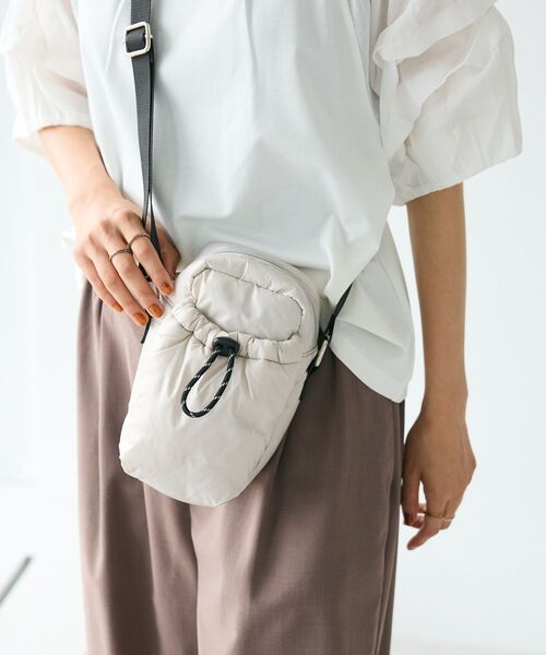 CRAFT STANDARD BOUTIQUE（クラフトスタンダードブティック）の「中綿ドローコードポケットミニショルダー（ショルダーバッグ・レディース・ライトグレー/ブラック/ベージュ・FREE）」の12枚目の写真