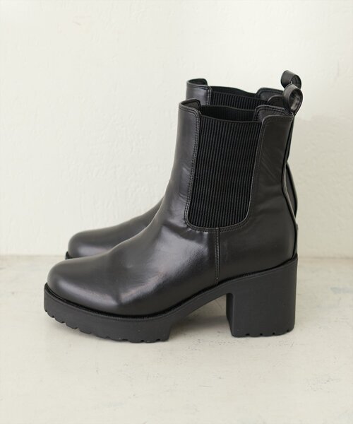 natural couture(ナチュラルクチュール)の「ヒールアップサイドゴアブーツ(ブーツ・レディース・ブラウン/ブラック・MEDIUM/LARGE)」の3枚目の写真