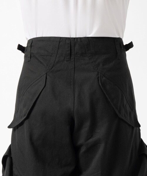 NVRFRGT(ネヴァーフォーゲット)の「【NVRFRGT/ネヴァーフォーゲット】3D TWISTED CARGO PANTS(カーゴパンツ・メンズ・ブラック・1/2)」の8枚目の写真
