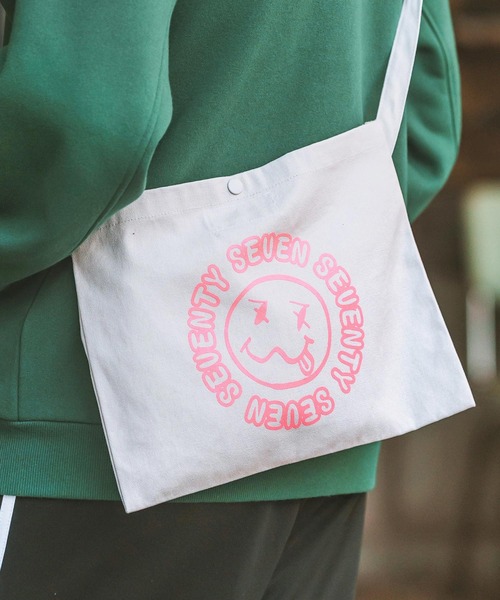 seventy seven(セブンティセブン)の「mko12183- canvas sacoche (sunsmile) サコッシュ(ショルダーバッグ・メンズ・ナチュラル/グレー/ブラック/ネイビー・FREE)」の11枚目の写真
