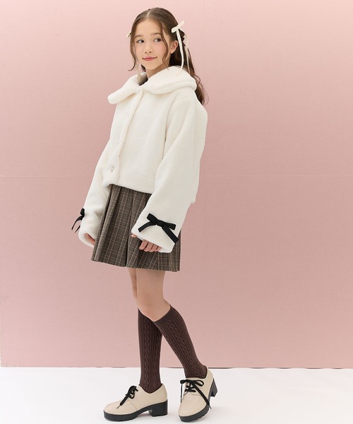 Amourire girl（アムリールガール）の「リボンフェイクファーブルゾン（130㎝～160㎝）（ブルゾン・キッズ・ブラック/オフホワイト/ピンク/サックスブルー・130cm/140cm/150cm/160cm）」の12枚目の写真