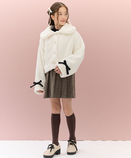 Amourire girl（アムリールガール）の「リボンフェイクファーブルゾン（130㎝～160㎝）（ブルゾン・キッズ・ブラック/オフホワイト/ピンク/サックスブルー・130cm/140cm/150cm/160cm）」の13枚目の写真
