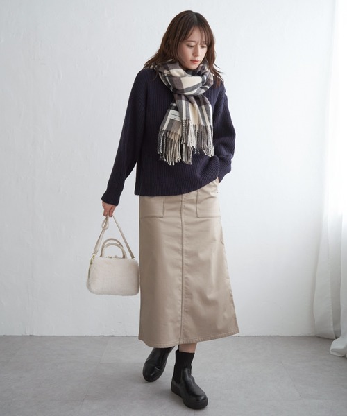 ikka（イッカ）の「カシミヤタッチチェックマフラー（マフラー・レディース・レッド/ベージュ/ネイビー/オレンジ/ダークグリーン/グリーン/レッド系/ダークネイビー・FREE）」の11枚目の写真