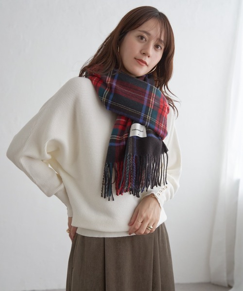 ikka（イッカ）の「カシミヤタッチチェックマフラー（マフラー・レディース・レッド/ベージュ/ネイビー/オレンジ/ダークグリーン/グリーン/レッド系/ダークネイビー・FREE）」の16枚目の写真