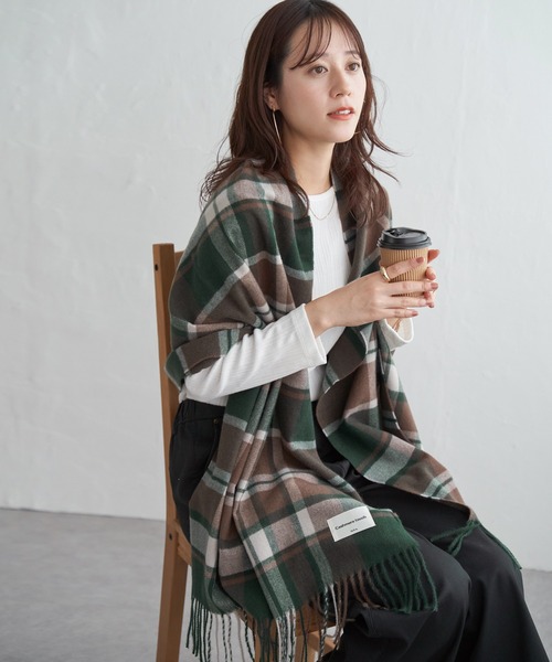 ikka（イッカ）の「カシミヤタッチチェックマフラー（マフラー・レディース・レッド/ベージュ/ネイビー/オレンジ/ダークグリーン/グリーン/レッド系/ダークネイビー・FREE）」の20枚目の写真