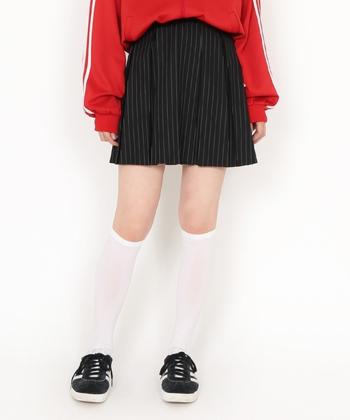 PUNYUS（プニュズ）の「ピンストライプボックスプリーツミニスカート（スカート・レディース・グレー系その他/ブラック系その他・1/2/3/4）」の13枚目の写真