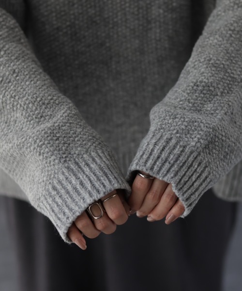 HUG.U（ハグユー）の「オーバーサイズ鹿のこニット（ニット/セーター・レディース・グリーン/ライトグレー/ロイヤルブルー/ブラック/グレイッシュベージュ/オフホワイト・L/M）」の22枚目の写真