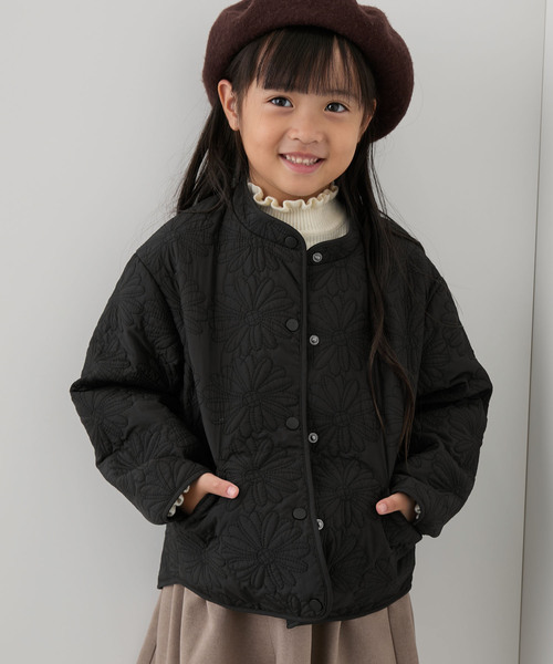 ROPE' PICNIC（ロペピクニック）の「【KIDS】フラワー柄キルティングブルゾン/リンクコーデ/WEB限定サイズ:110cm（ブルゾン・キッズ・ブラック/オフホワイト・110/120/130/140/150）」の2枚目の写真