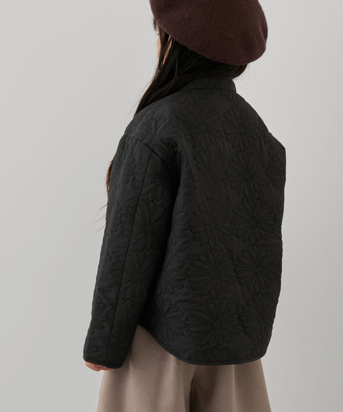 ROPE' PICNIC（ロペピクニック）の「【KIDS】フラワー柄キルティングブルゾン/リンクコーデ/WEB限定サイズ:110cm（ブルゾン・キッズ・ブラック/オフホワイト・110/120/130/140/150）」の9枚目の写真