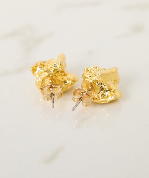 PAPILLONNER（パピヨネ）の「ホイルピアス（ピアス（両耳用）・レディース・ゴールド・FREE）」の5枚目の写真