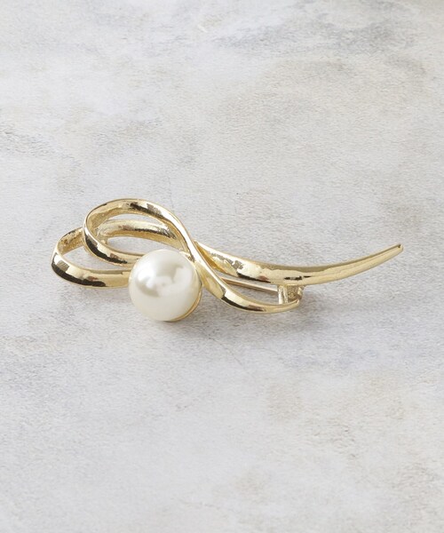 OPAQUE.CLIP（オペークドットクリップ）の「フェイクパール×メタルラインブローチ（ブローチ/コサージュ・レディース・シルバー/ゴールド・00）」の4枚目の写真