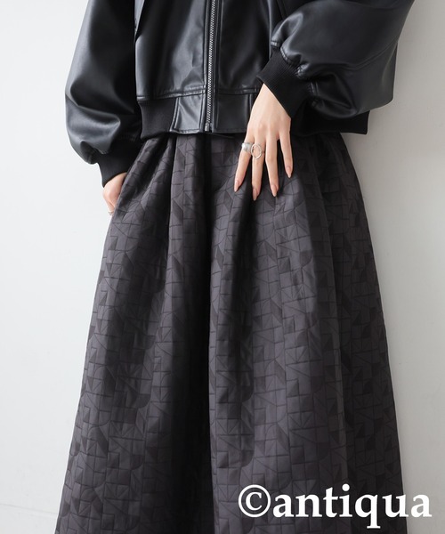 antiqua(アンティカ)の「キルトタックフレアスカート(スカート・レディース・カーキ/ブラック・S/M)」の16枚目の写真