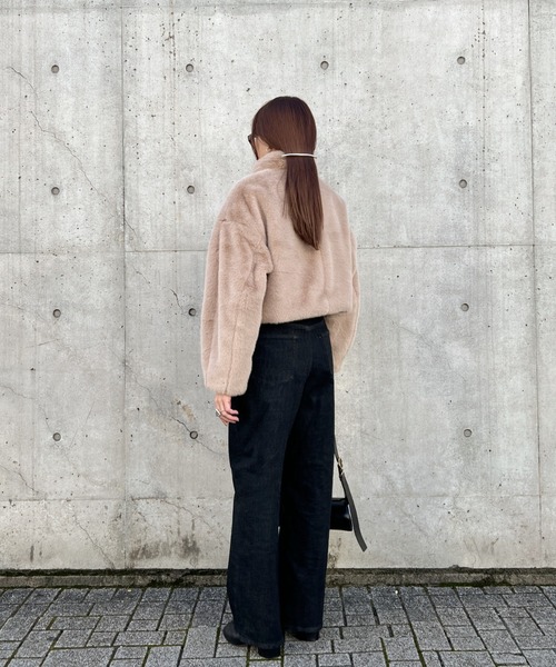 y/m（イム）の「フェイクファースタンドZIPショートコート