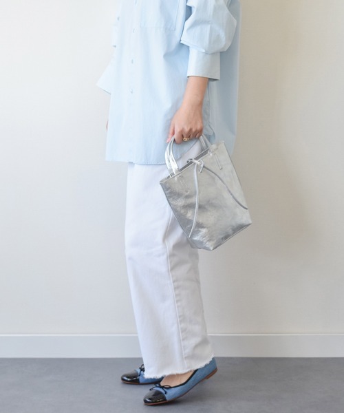 andrea cardone（アンドレアカルドネ）の「【ANDREA CARDONE】メタリックレザーミニトートバッグ(Q56604)（トートバッグ・レディース・シルバー/ブラック/ゴールド・ALL）」の8枚目の写真