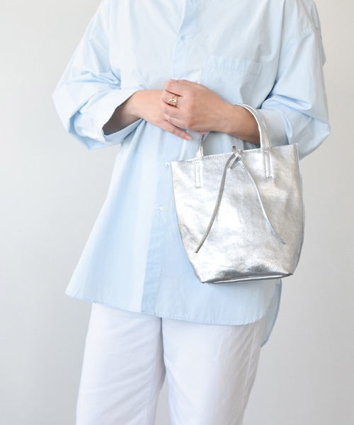 andrea cardone（アンドレアカルドネ）の「【ANDREA CARDONE】メタリックレザーミニトートバッグ(Q56604)（トートバッグ・レディース・シルバー/ブラック/ゴールド・ALL）」の7枚目の写真