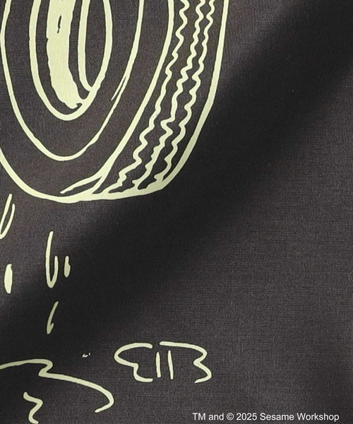 Right-on（ライトオン）の「【SESAME STREET】プリントトートバッグ（トートバッグ・レディース・イエロー/オレンジ/カーキブラウン/ブラック/グレー/レッド・ONE SIZE）」の7枚目の写真