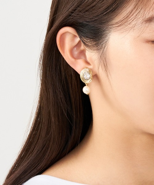 LANVIN en Bleu(ランバンオンブルー)の「2WAY パールピアス(ピアス(両耳用)・レディース・ゴールド・ONE SIZE)」の8枚目の写真