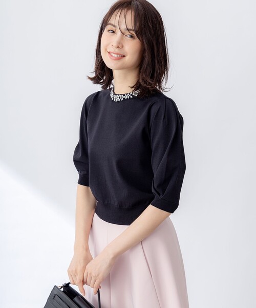 組曲(クミキョク)の「ビジューパフスリーブ ニット(ニット/セーター・レディース・アイボリー系/スモーキーグリーン系/ブラック系・2/3)」の9枚目の写真