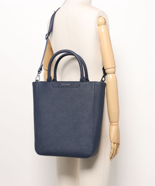 COLE HAAN（コールハーン）の「スローントート mens（ビジネスバッグ・メンズ・ネイビー・OSFA）」の5枚目の写真