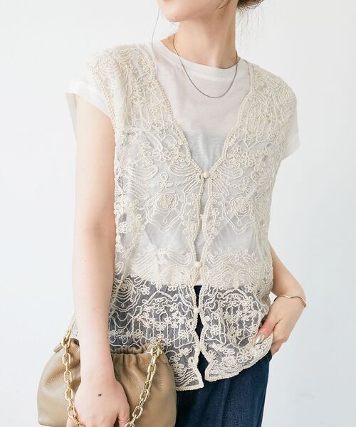 le.coeur blanc（ルクールブラン）の「《手洗い可能》TORRAZZO DONNAメッシュレースベスト（シャツ/ブラウス・レディース・ブラック/ベージュ/ホワイト・38）」の6枚目の写真