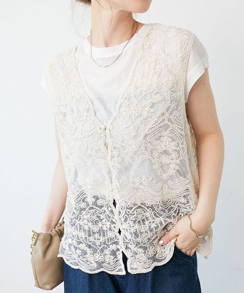 le.coeur blanc（ルクールブラン）の「《手洗い可能》TORRAZZO DONNAメッシュレースベスト（シャツ/ブラウス・レディース・ブラック/ベージュ/ホワイト・38）」の7枚目の写真