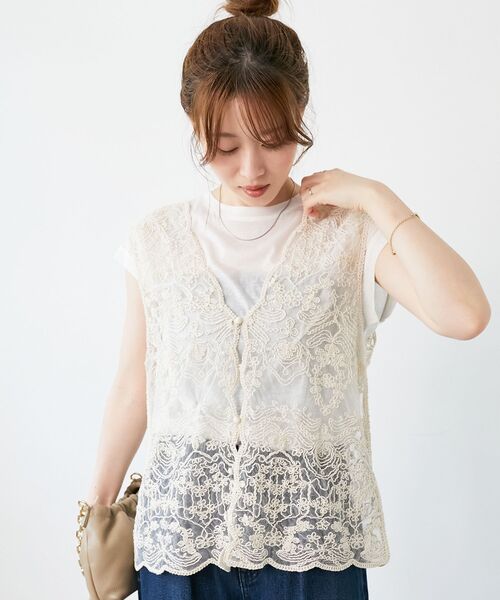 le.coeur blanc（ルクールブラン）の「《手洗い可能》TORRAZZO DONNAメッシュレースベスト（シャツ/ブラウス・レディース・ブラック/ベージュ/ホワイト・38）」の11枚目の写真