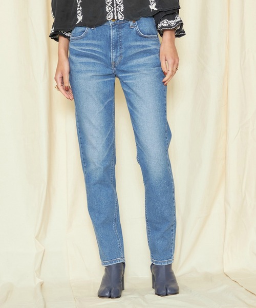 Lee(リー)の「Lee/リー STANDARD WARDROBE LASTIC【ストレッチデニム】テーパードデニムパンツ/美脚デニムパンツ/すっきりデニムパンツ/細身えデニムパンツ(デニムパンツ・レディース・インディゴブルー/ブルー/ライトインディゴブルー/ブラック系その他・X-SMALL/XX-SMALL/SMALL/MEDIUM)」の15枚目の写真