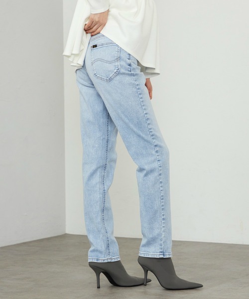 Lee(リー)の「Lee/リー STANDARD WARDROBE LASTIC【ストレッチデニム】テーパードデニムパンツ/美脚デニムパンツ/すっきりデニムパンツ/細身えデニムパンツ(デニムパンツ・レディース・インディゴブルー/ブルー/ライトインディゴブルー/ブラック系その他・X-SMALL/XX-SMALL/SMALL/MEDIUM)」の7枚目の写真