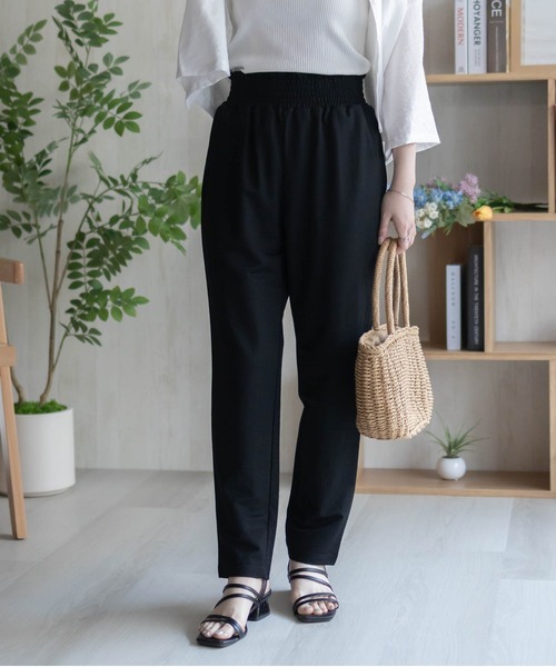NAVY(ネイビー)の「nAvy SARARI 冷感 テーパードパンツ(その他パンツ・レディース・モカ/チャコールグレー/ブラック・M/L)」の2枚目の写真