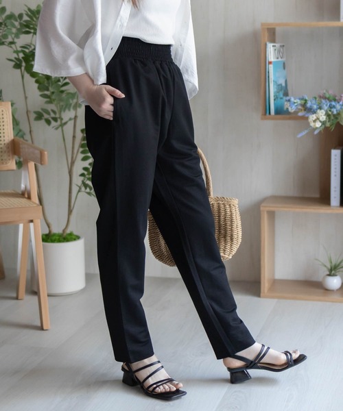NAVY(ネイビー)の「nAvy SARARI 冷感 テーパードパンツ(その他パンツ・レディース・モカ/チャコールグレー/ブラック・M/L)」の9枚目の写真