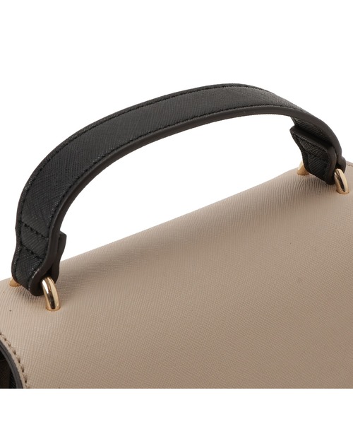 Guess（ゲス）の「LOWEN Top Handle Crossbody クロスボディバッグ（ショルダーバッグ・レディース・ベージュ・ONE SIZE）」の13枚目の写真