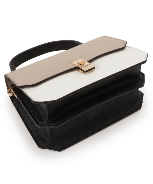 Guess（ゲス）の「LOWEN Top Handle Crossbody クロスボディバッグ（ショルダーバッグ・レディース・ベージュ・ONE SIZE）」の14枚目の写真