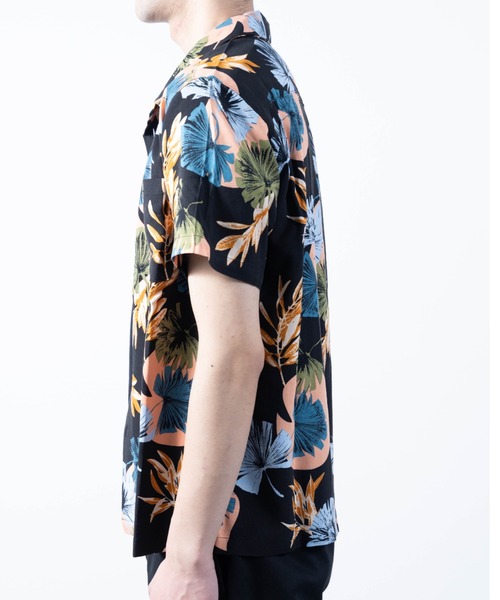 BARCEDOS（バルセドス）の「レーヨン アロハシャツ（シャツ/ブラウス・メンズ・ブラック×レッド/ライトブルー/ホワイト×ブラック/サックスブルー/スカイブルー/ブルー/ブラック×ブルー/インディゴ×ゴールド/ブラック×ホワイト/イエロー/ネイビー×ホワイト/ブラックミックス・L/LL/M）」の16枚目の写真