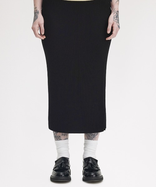 FRED PERRY(フレッドペリー)の「Tipped Rib Knitted Skirt/リブニットスカート(スカート・レディース・ブラック・8/10)」の3枚目の写真