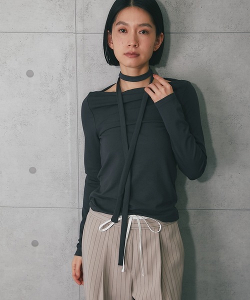 ANOTHER S(アナザーエス)の「紐付きオフショルトップス(Tシャツ/カットソー・レディース・ホワイト/チャコールグレー・FREE)」の8枚目の写真