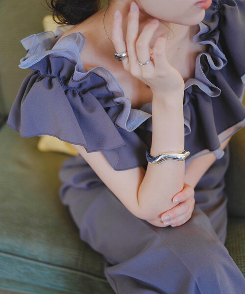 Kastane（カスタネ）の「【fiw.】ウェーブバングル（バングル/リストバンド・レディース・ゴールド/シルバー・FREE）」の5枚目の写真