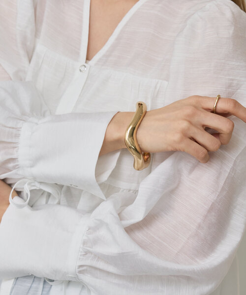 Kastane（カスタネ）の「【fiw.】ウェーブバングル（バングル/リストバンド・レディース・ゴールド/シルバー・FREE）」の8枚目の写真