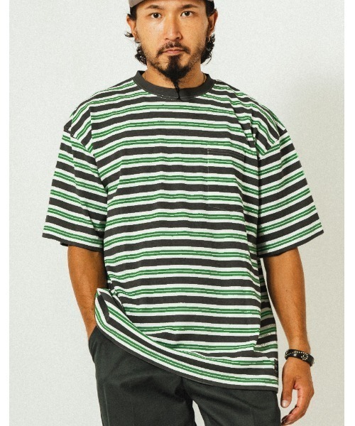 BIG MIKE(ビッグマイク)の「BIG MIKE ビックマイク / レトロボーダー サングラスポケット 半袖Tシャツ // 102528590(Tシャツ/カットソー・メンズ・グリーン系その他/ベージュ系その他/グレー系その他・MEDIUM/X-LARGE/LARGE)」の1枚目の写真