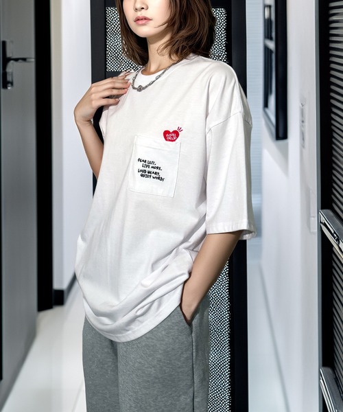Candlestick(キャンドルスティック)の「レトロ グラフィック ハート 刺繍 オーバーサイズ ストリート ヘビーウェイト 半袖 Tシャツ 韓国 CVC(Tシャツ/カットソー・レディース・ホワイト系/ホワイト系1/ブラック系1/ブラック系/ホワイト/ブラック・L/M/LL)」の19枚目の写真