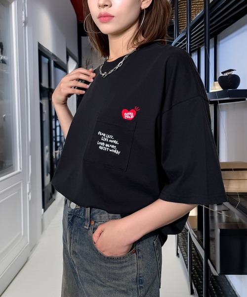 Candlestick(キャンドルスティック)の「レトロ グラフィック ハート 刺繍 オーバーサイズ ストリート ヘビーウェイト 半袖 Tシャツ 韓国 CVC(Tシャツ/カットソー・レディース・ホワイト系/ホワイト系1/ブラック系1/ブラック系/ホワイト/ブラック・L/M/LL)」の9枚目の写真