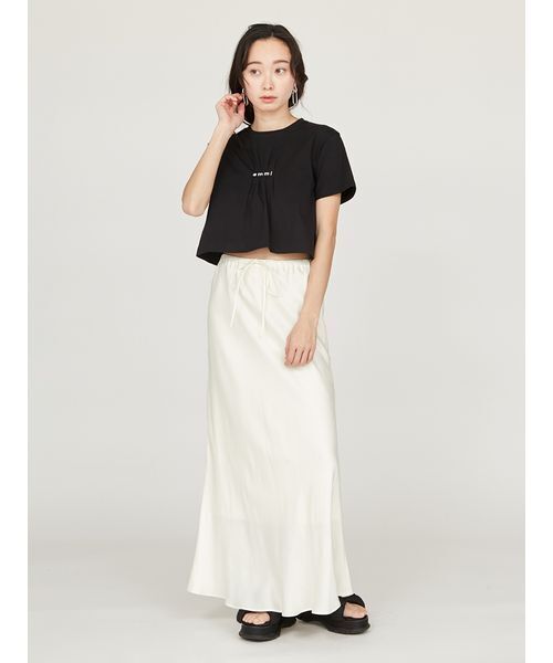 emmi（エミ）の「【USAGI限定カラー】【emmi×PlaX（TM）】クロップドemmiロゴＴシャツ（Tシャツ/カットソー・レディース・ライトベージュ/ブラック/オフホワイト/ブルー・FREE）」の7枚目の写真