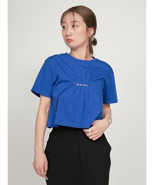 emmi（エミ）の「【USAGI限定カラー】【emmi×PlaX（TM）】クロップドemmiロゴＴシャツ（Tシャツ/カットソー・レディース・ライトベージュ/ブラック/オフホワイト/ブルー・FREE）」の18枚目の写真