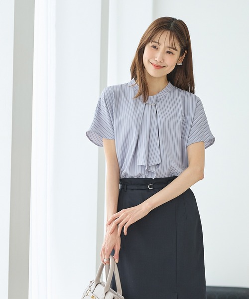 Honeys(ハニーズ)の「フレンチボウタイブラウス(シャツ/ブラウス・レディース・ホワイト×ブルー/オレンジ/ネイビー/サックスブルー系/ホワイト/ライトグリーン/ライトグレー・3L/L/LL/M/S)」の14枚目の写真