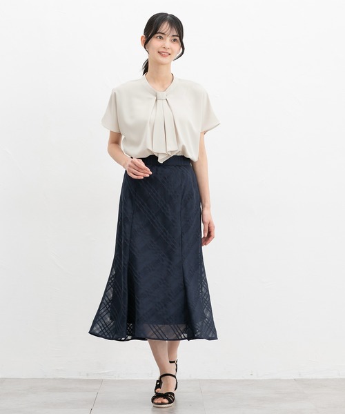 Honeys(ハニーズ)の「フレンチボウタイブラウス(シャツ/ブラウス・レディース・ホワイト×ブルー/オレンジ/ネイビー/サックスブルー系/ホワイト/ライトグリーン/ライトグレー・3L/L/LL/M/S)」の19枚目の写真